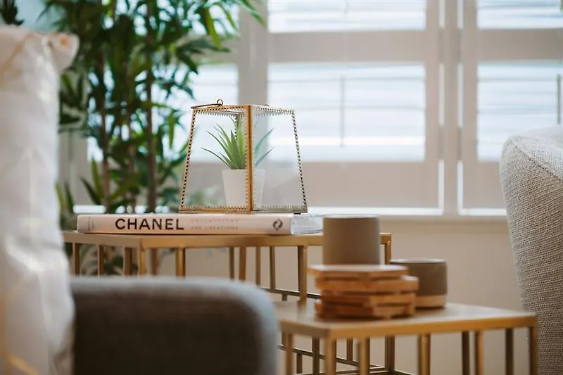 The Maple Boutique Suites Vr Toronto
