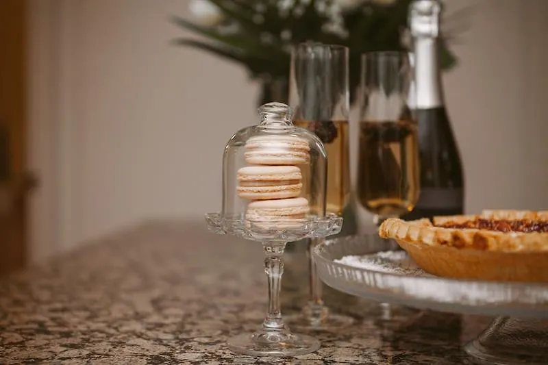 The Maple Boutique Suites Vr Toronto Hotel
